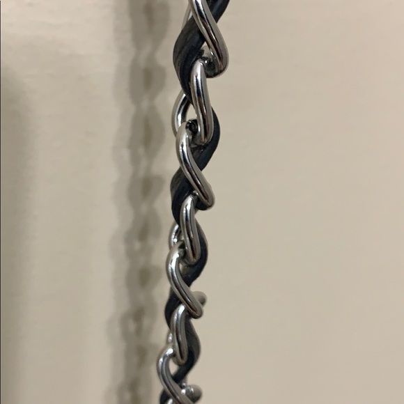 Stunning DKNY purse. - Picture 5 of 6